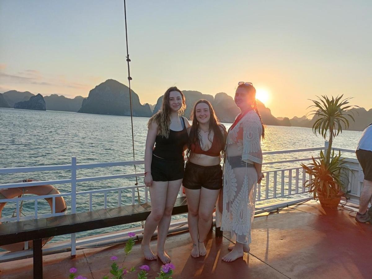 Kim'S Family Hotel Hạ Long Extérieur photo